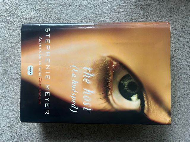 Libro “The host” La huesped