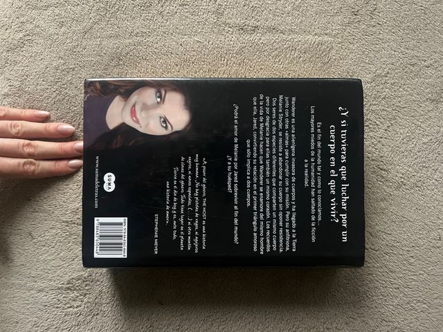 Libro “The host” La huesped