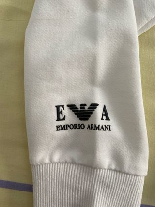 Emporio Armani sudadera sin capucha y sin usar