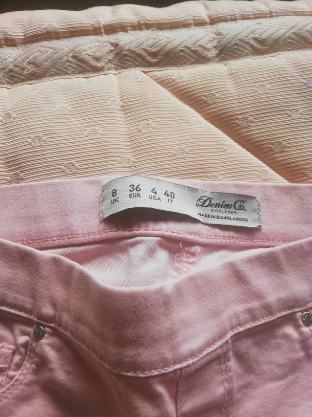 Pantalones vaqueros rosas