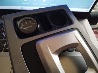 PORTAVASOS CON MANOMETRO INCORPORADO PARA E60