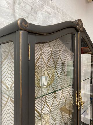 Vitrina  de los años 50 restaurada