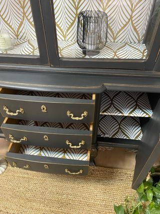 Vitrina  de los años 50 restaurada