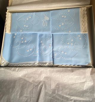 Sabana y almohadas bordadas cama de 135