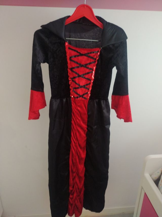 Disfraz vampira, para 8, 9 y 10 años.