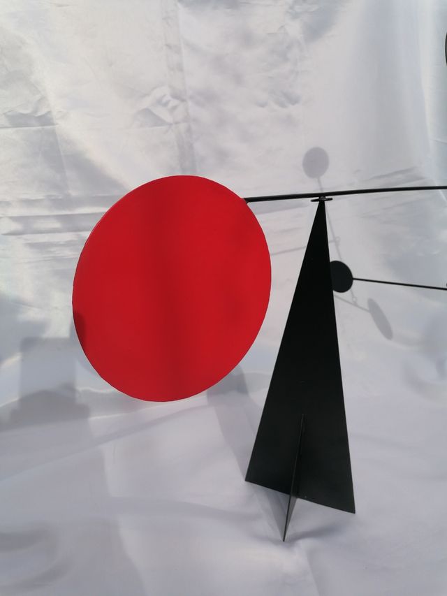 ESCULTURA. CALDER. HIERRO. IMITACIÓN.