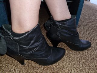 Botines de piel negros con tacón