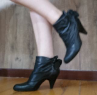 Botines de piel negros con tacón