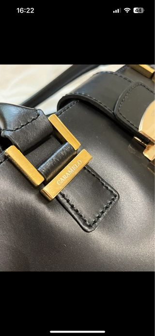 Bolso negro de piel Caramelo 