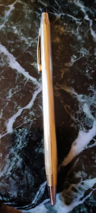 Encendedor Cartier bañado oro