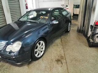 Mercedes-Benz COUPE-220 2001