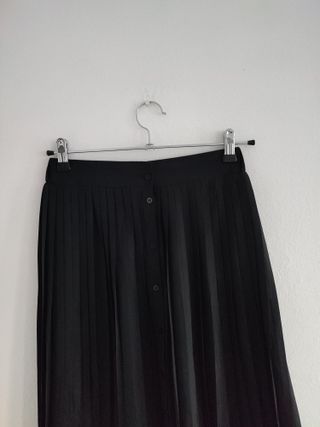 Falda negra larga Lefties