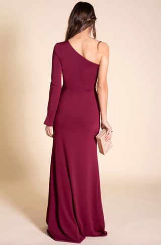 Vestido de fiesta color burdeos