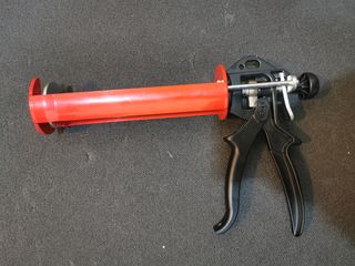 Pistola fischer, tacos químicos