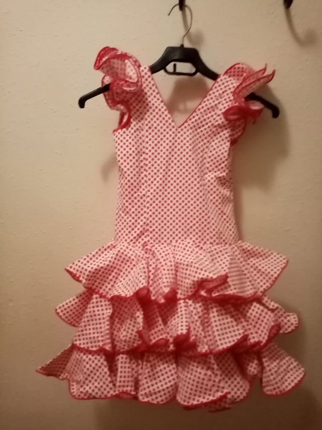 Traje flamenca y complementos.