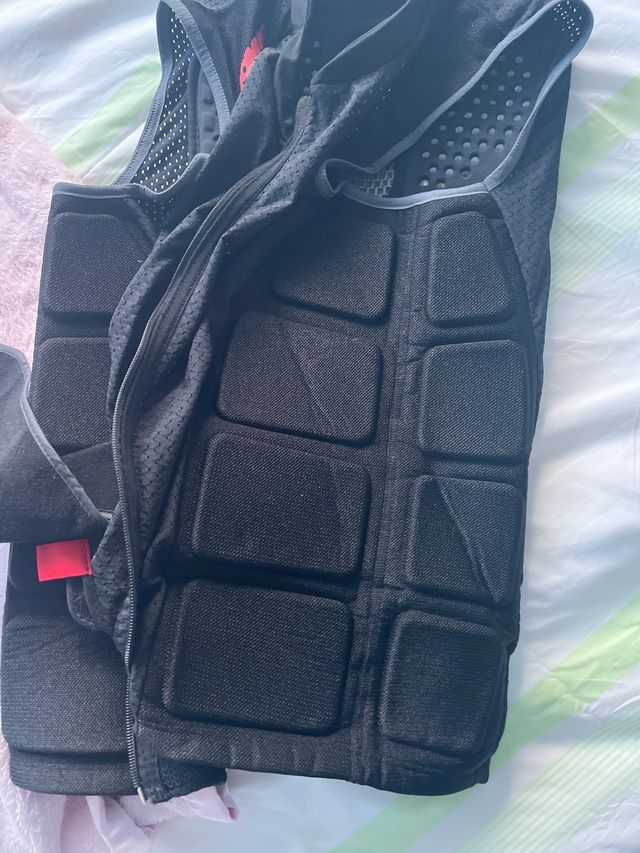 Protector esqui espalda atomic