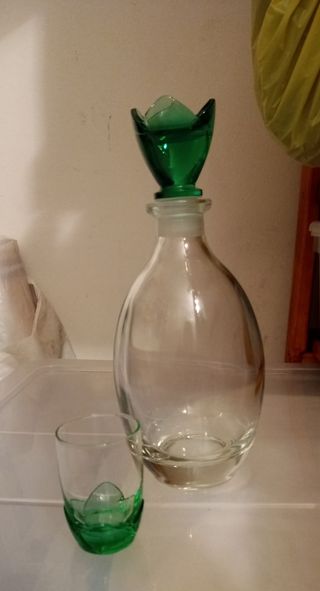 botella Licorera y vasos
