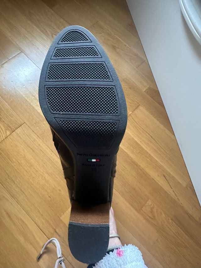 Botas altas de piel marron con plataforma