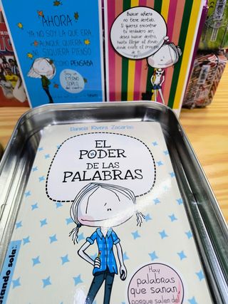 Libro 📕 ➕ Caja Metálica y Sorpresas 