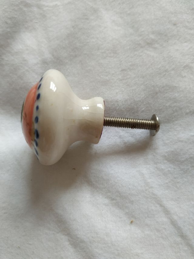 Pomos para puertas o cajones de cerámica