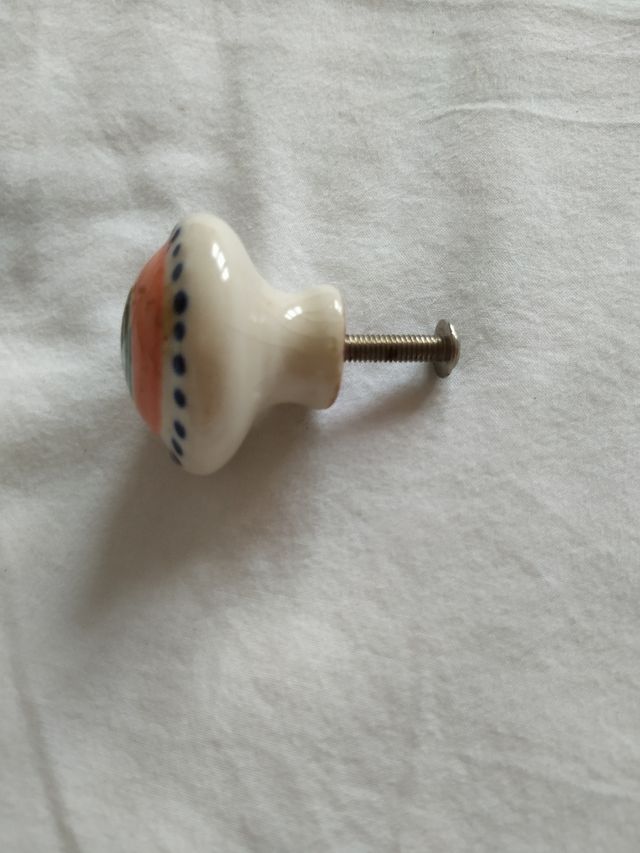 Pomos para puertas o cajones de cerámica