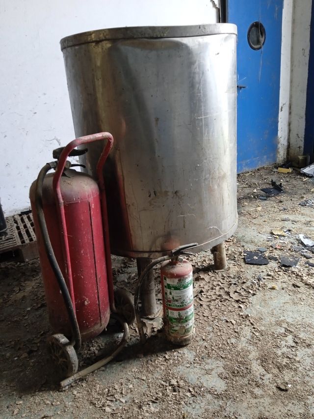 DEPÓSITO DE ACERO INOXIDABLE