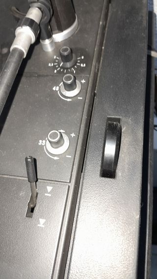 Tocadiscos Thorens 104 TD.