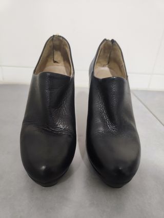 Zapatos salones con plataforma UNISA