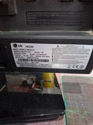 TV LG  19LS4D 19 pulgadas + TDT DVB/T2 nuevo