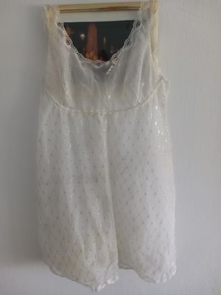 Caja con Bata y 2 camisones