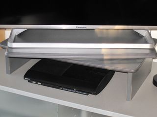 PLATAFORMA ELEVADORA Y GIRATORIA GRIS PARA TV