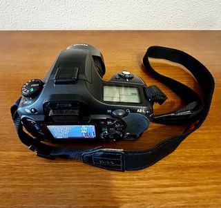 Cámara reflex digital PENTAX K10D y objetivo SIGMA