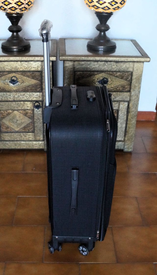 Maleta Mediana 20 KGS 8 Ruedas Giratorias