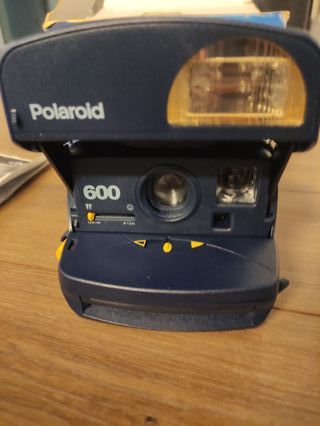 Cámara de fotos instantánea Polaroid 600