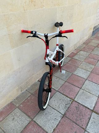 BICICLETA CANNONDALE HOOLYGAN 
