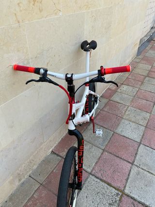 BICICLETA CANNONDALE HOOLYGAN 