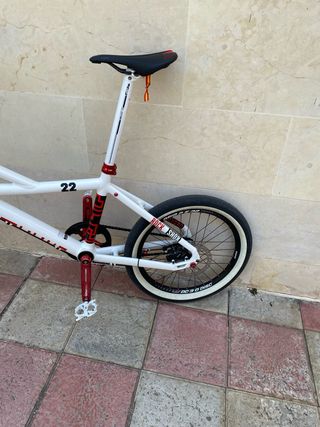 BICICLETA CANNONDALE HOOLYGAN 