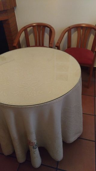 Conjunto mesa y 3 sillas 