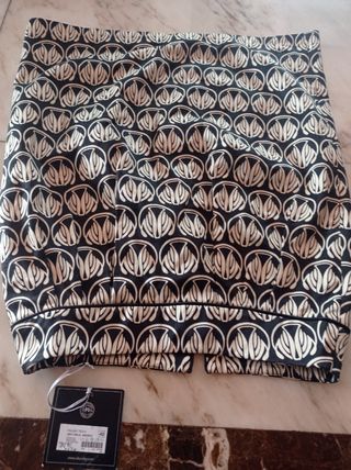 Falda nueva con etiqueta marca Oky Coky