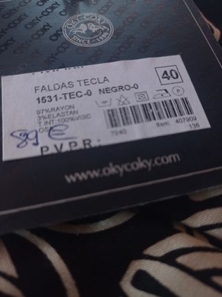 Falda nueva con etiqueta marca Oky Coky