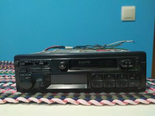 Radio cassette antiguo, para coche.