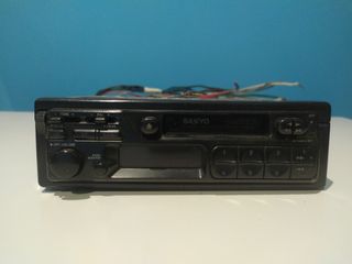 Radio cassette antiguo, para coche.