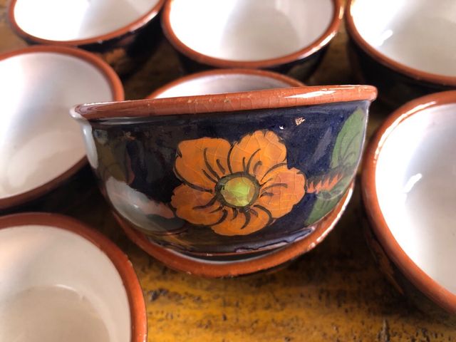 Artesanía pintada a mano.