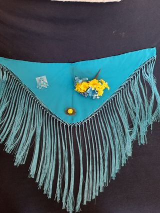 Bonito y alegre traje corto niña