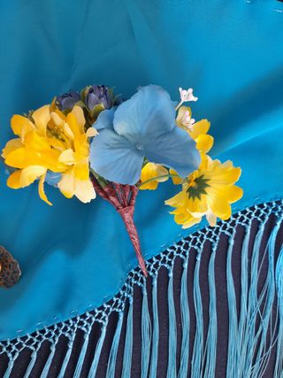 Bonito y alegre traje corto niña