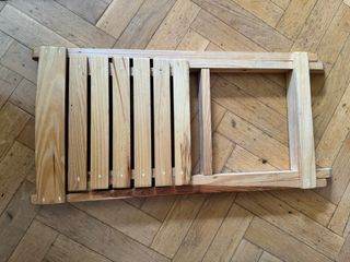 silla plegable pequeña de madera 