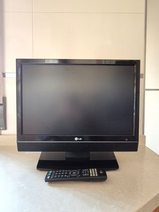 TV LG 19" + soporte pared 