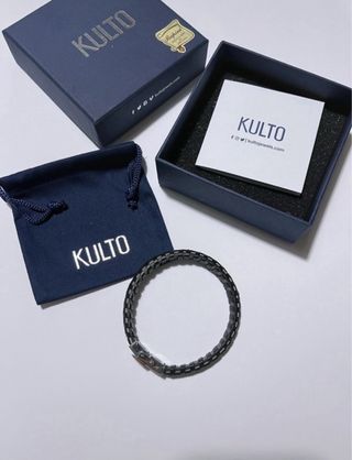 Bracciale uomo, Kulto