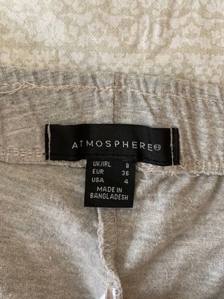 Pantalón corto de deporte gris