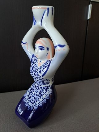 Figura Sargadelos Mujer homenaje al vino